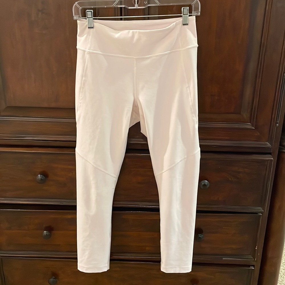 Outdoor Voices Move Free 7/8 leggings.